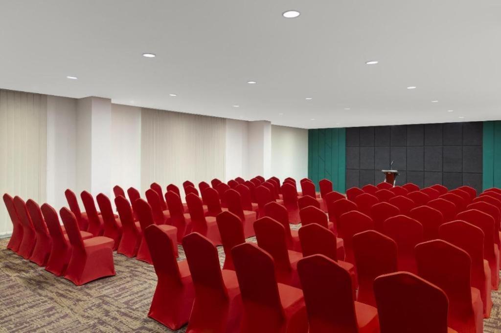 Elsotel Purwokerto By Daphna Management Zewnętrze zdjęcie