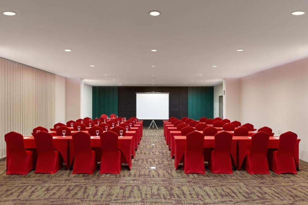 Elsotel Purwokerto By Daphna Management Zewnętrze zdjęcie